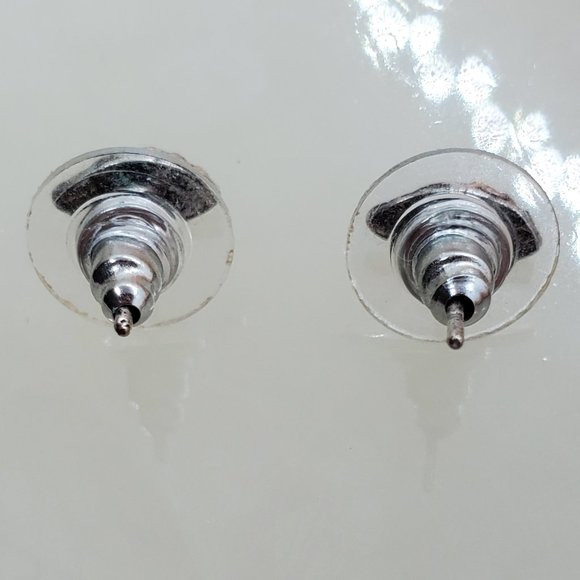 ๐ค BUNDLE TO SAVE ๐ค Torrid Silver-tone Engraved Leaf Stud Earrings - Picture 4 of 5